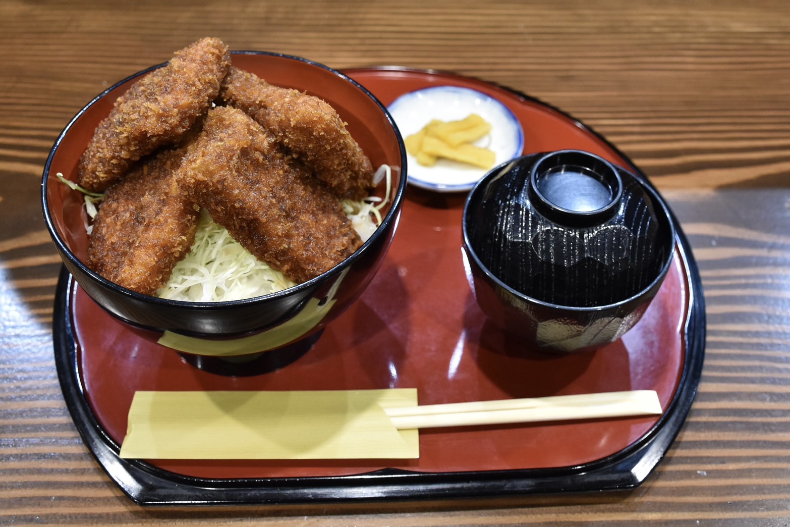 厚切りロース肉 ソースかつ丼