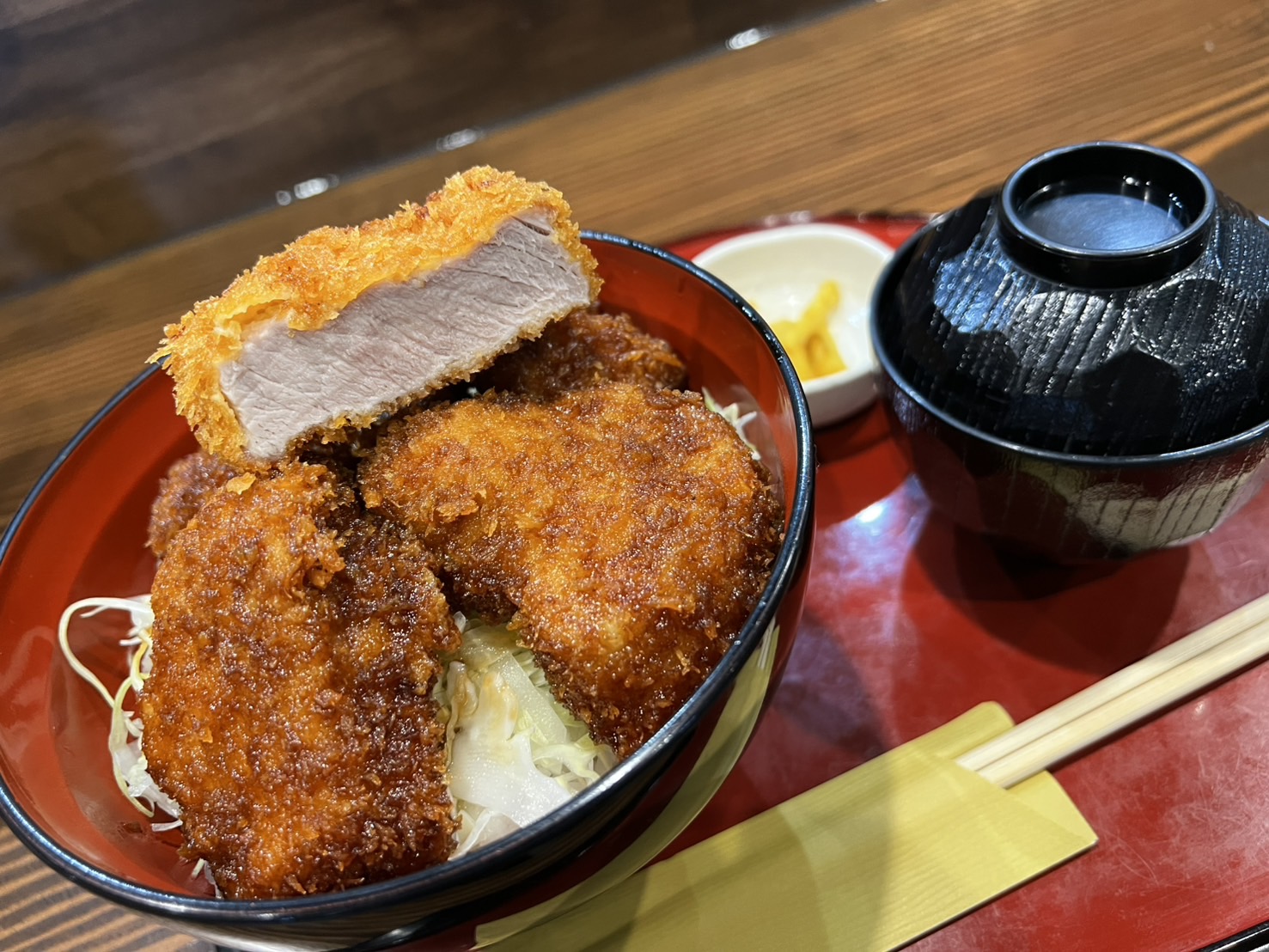 厚切りヒレ肉 ソースかつ丼